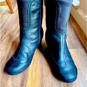 Merrell Women’s Black Leather Boots SZ 9.5 Air Cushion Heel​​​​